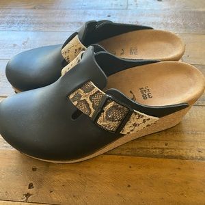 Fanny snake skin buckle Birkenstock wedges